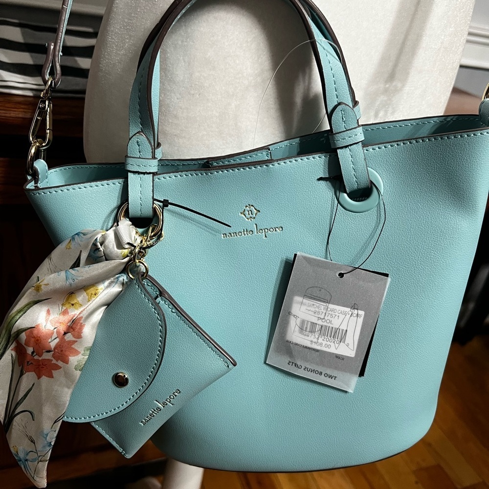 NWT-NANETTE LEPORE Women’s Sachet/Crossbody with Card Case & Scarf